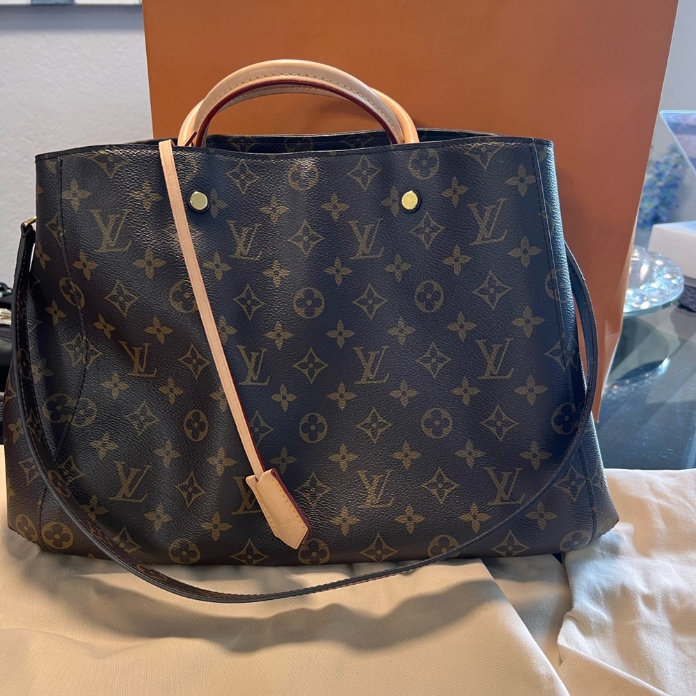 Louis Vuitton Montaigne Purse